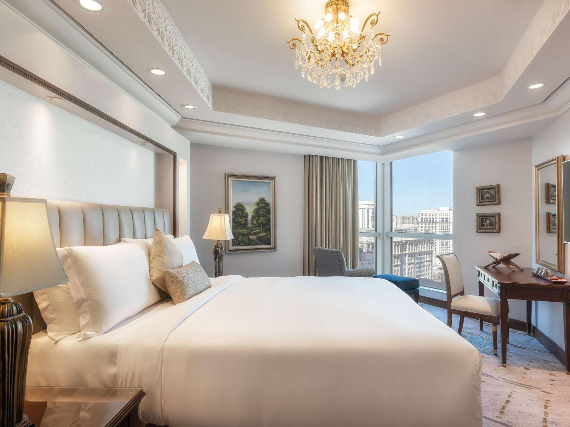 莱佛士酒店 Mecca 外观 照片 A bedroom at the hotel
