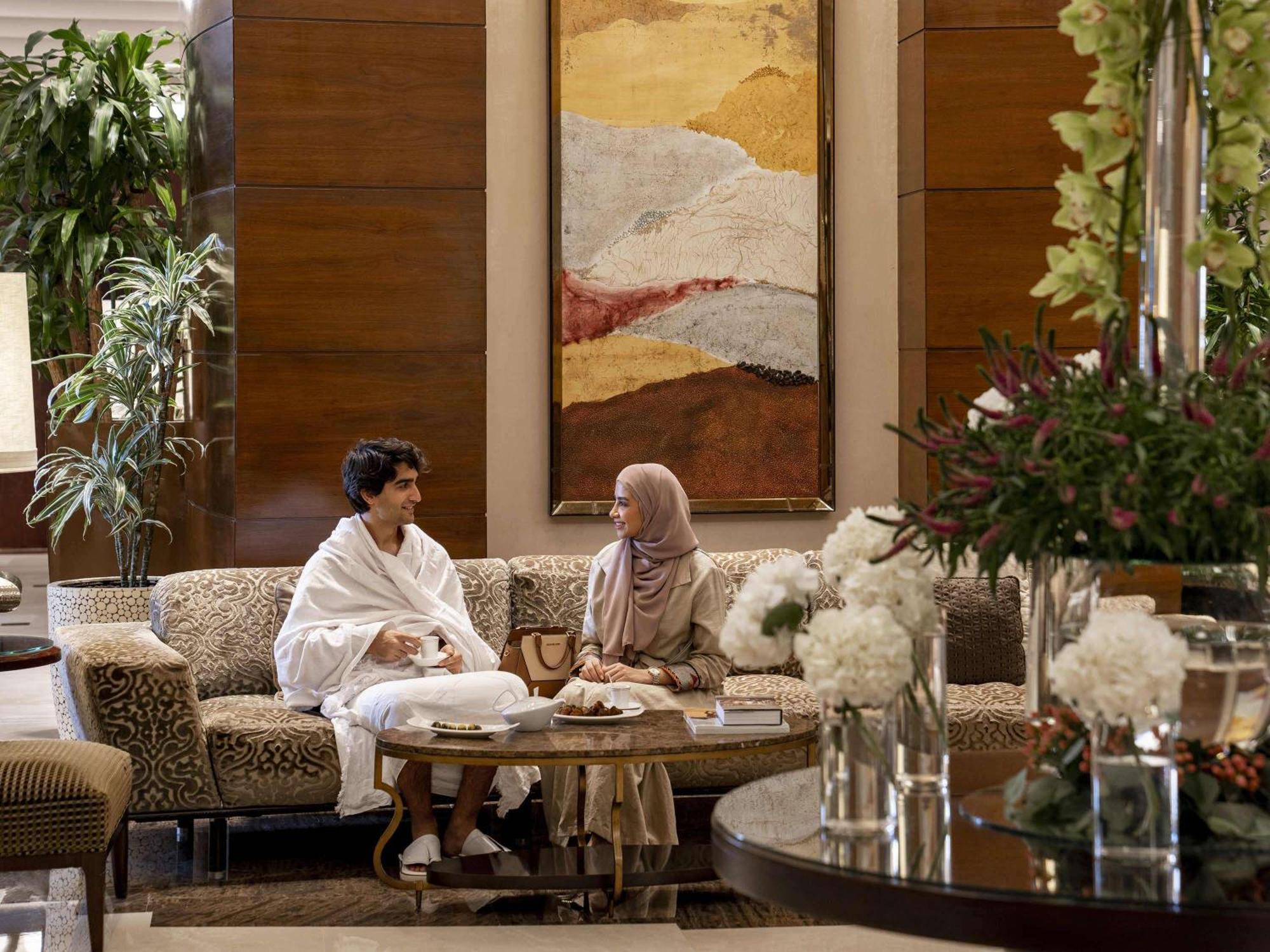 莱佛士酒店 Mecca 外观 照片 The lobby of the Four Seasons Hotel in Cairo