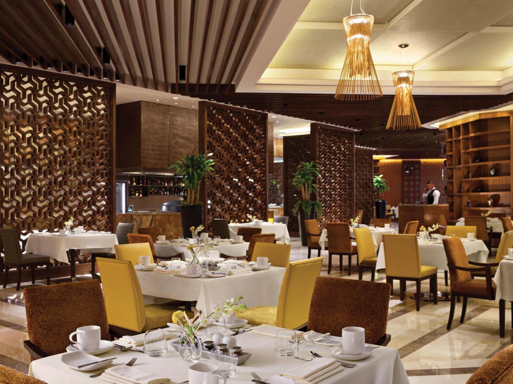 莱佛士酒店 Mecca 外观 照片 The restaurant at the Ritz-Carlton, Dubai