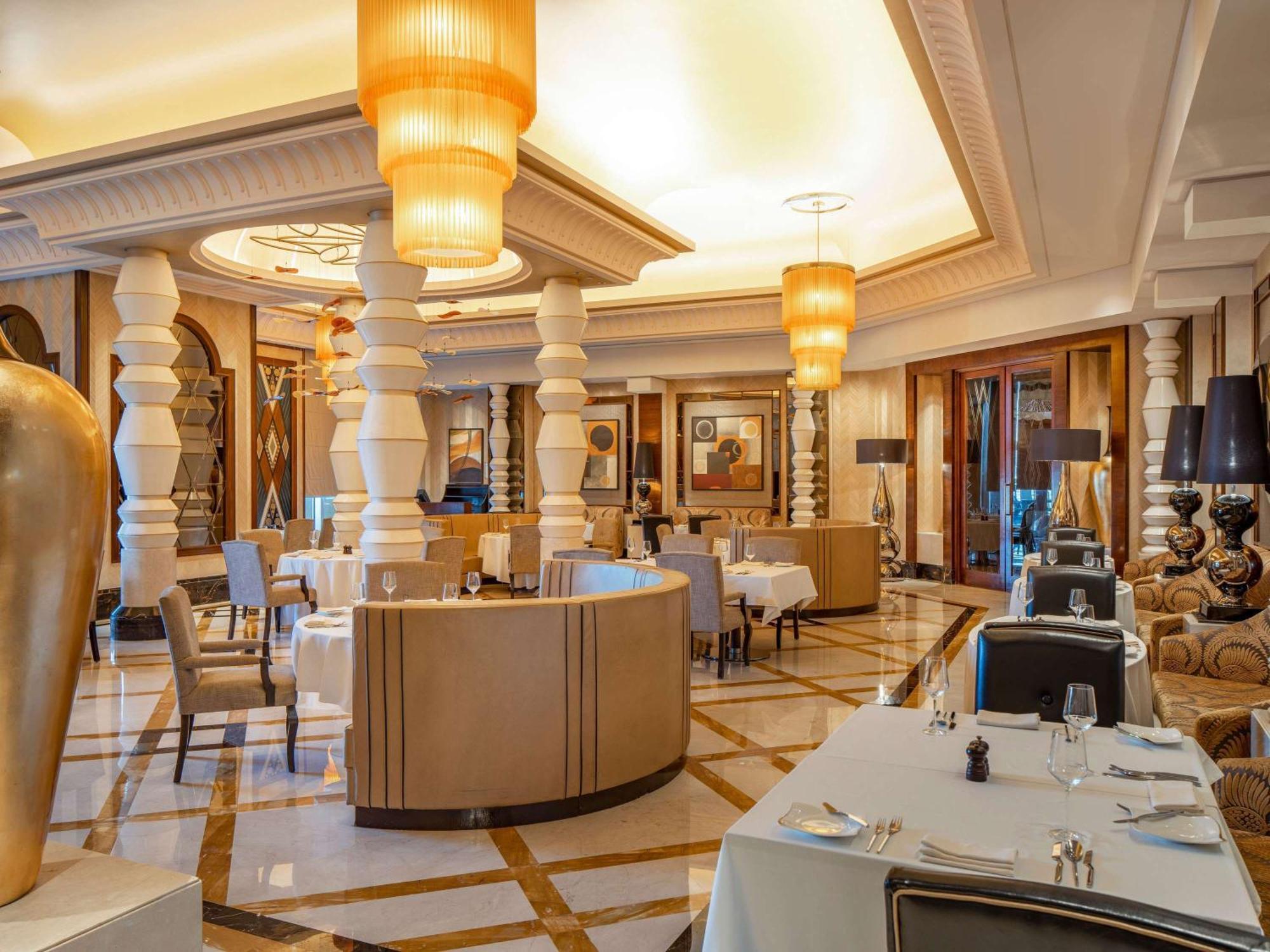 莱佛士酒店 Mecca 外观 照片 The restaurant
